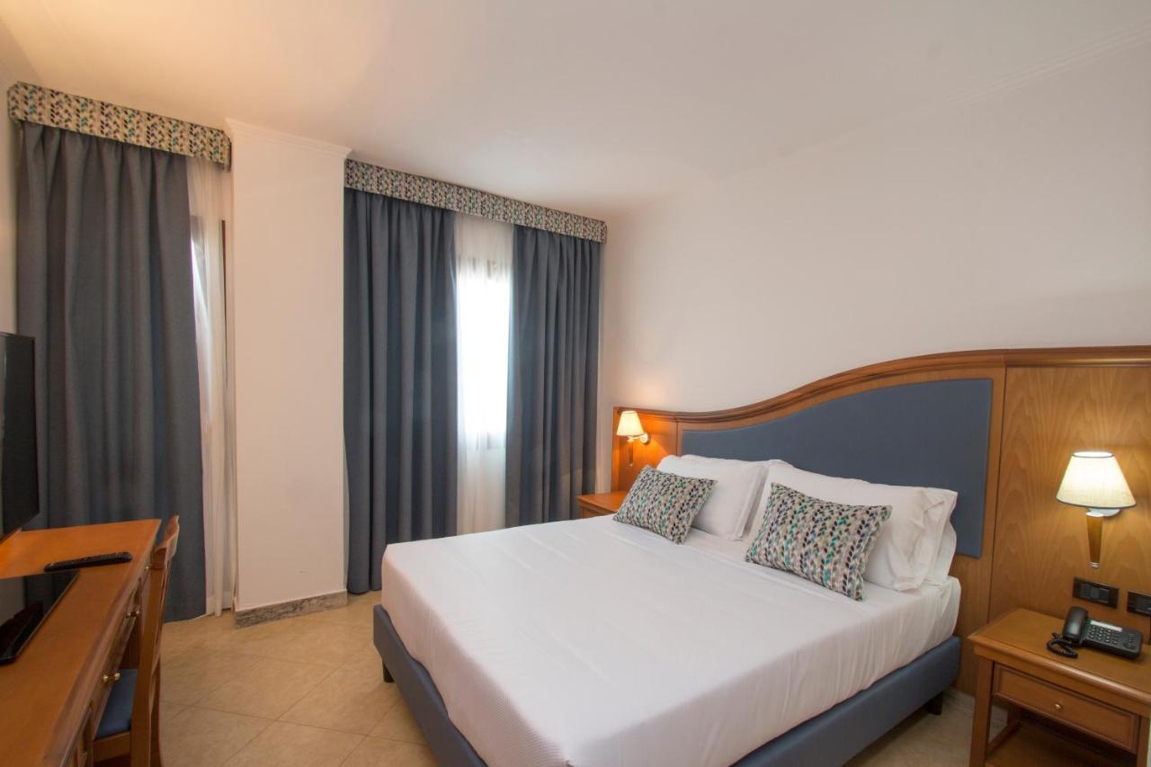 Hotel Centrale Sabaudia Eksteriør bilde