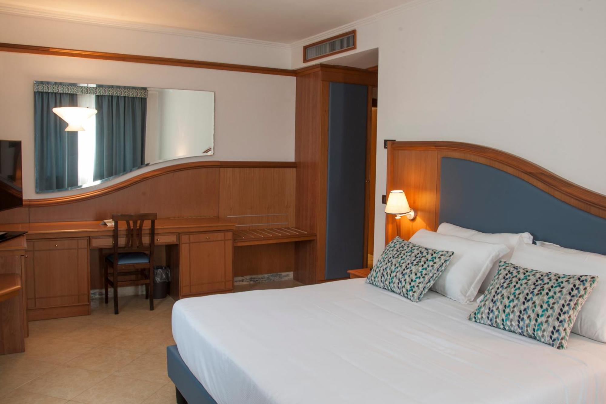 Hotel Centrale Sabaudia Eksteriør bilde
