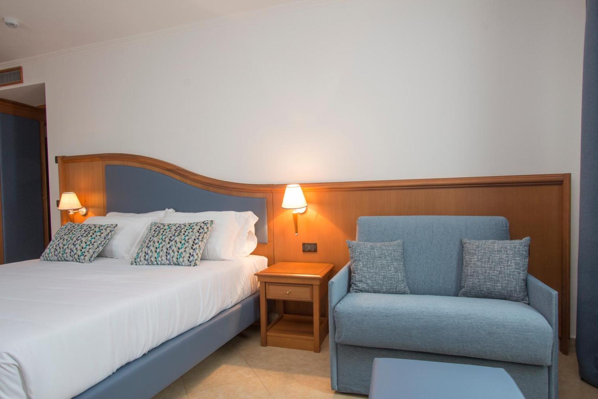 Hotel Centrale Sabaudia Eksteriør bilde